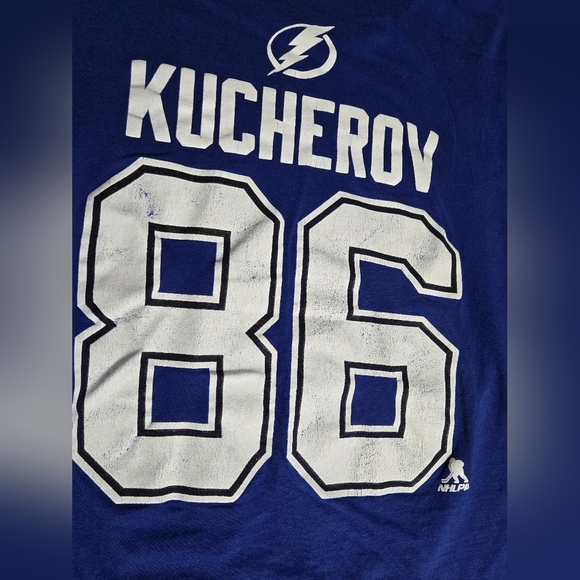 ⭐️3/$15 Blue Tampa Lightning Hockey #86 Kucherov TShirt Size‎ Boys Med - Picture 5 of 5